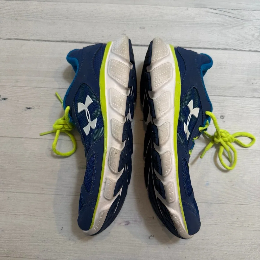 Under‎ armour kids blue yellow athletic running shoes big kids size 5